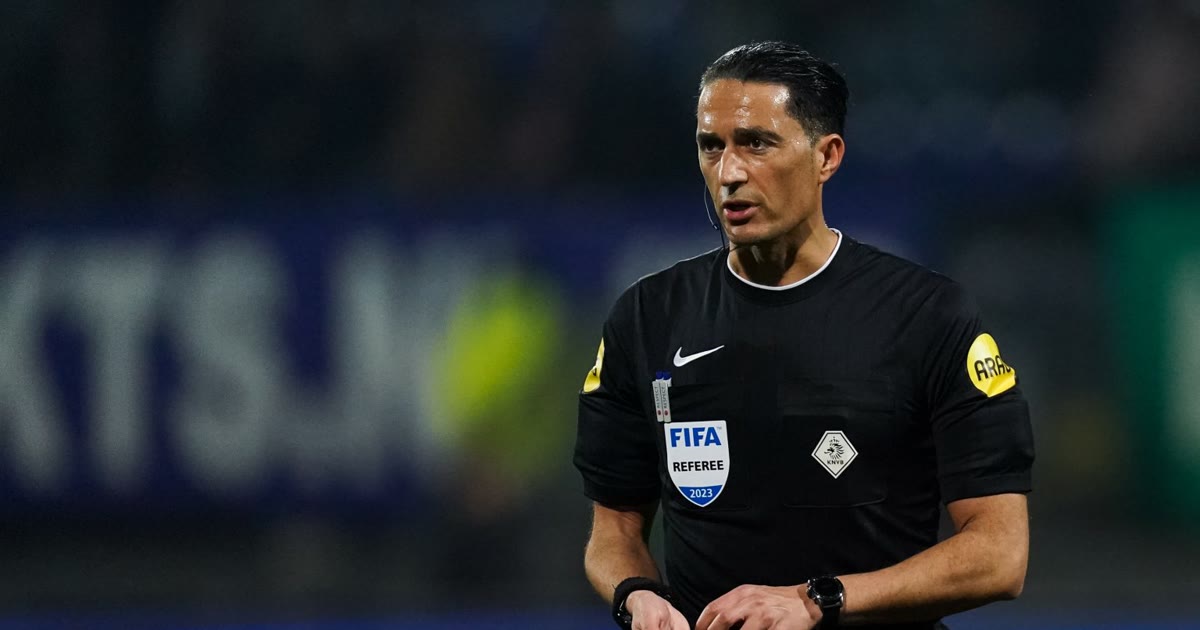 Serdar Gözübüyük, FIFA international referee, on the pitch, represented by Apex
