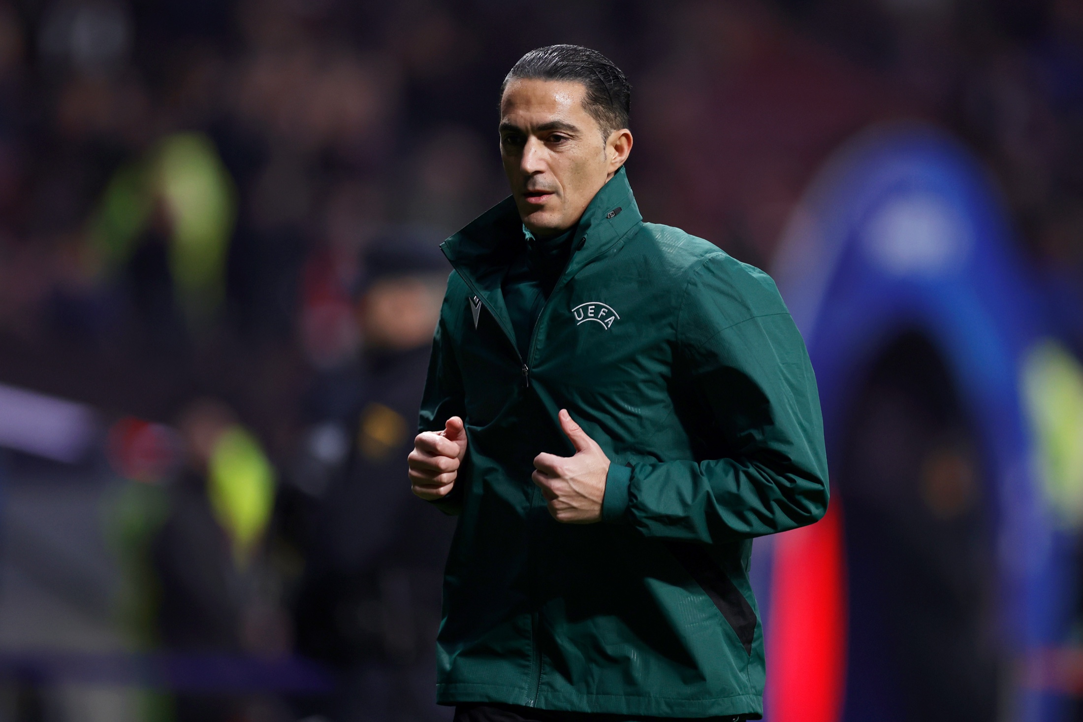 Serdar Gözübüyük on the pitch before kick-off